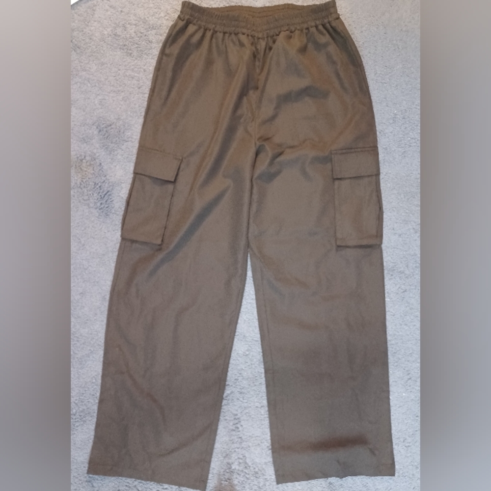 NWOT high waisted cargo pants size 10 - Picture 5 of 8